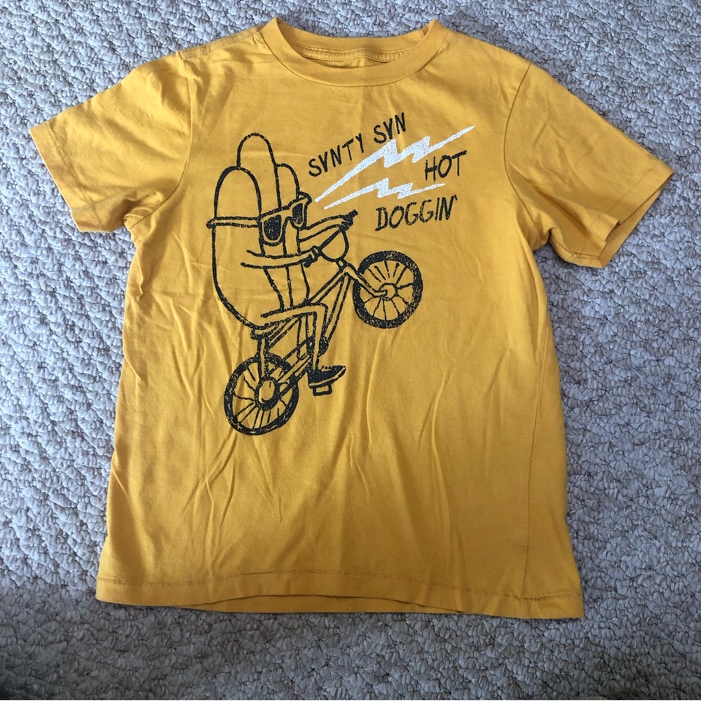 77 kids by American Eagle short sleeve t-shirt. Size S (7/8)